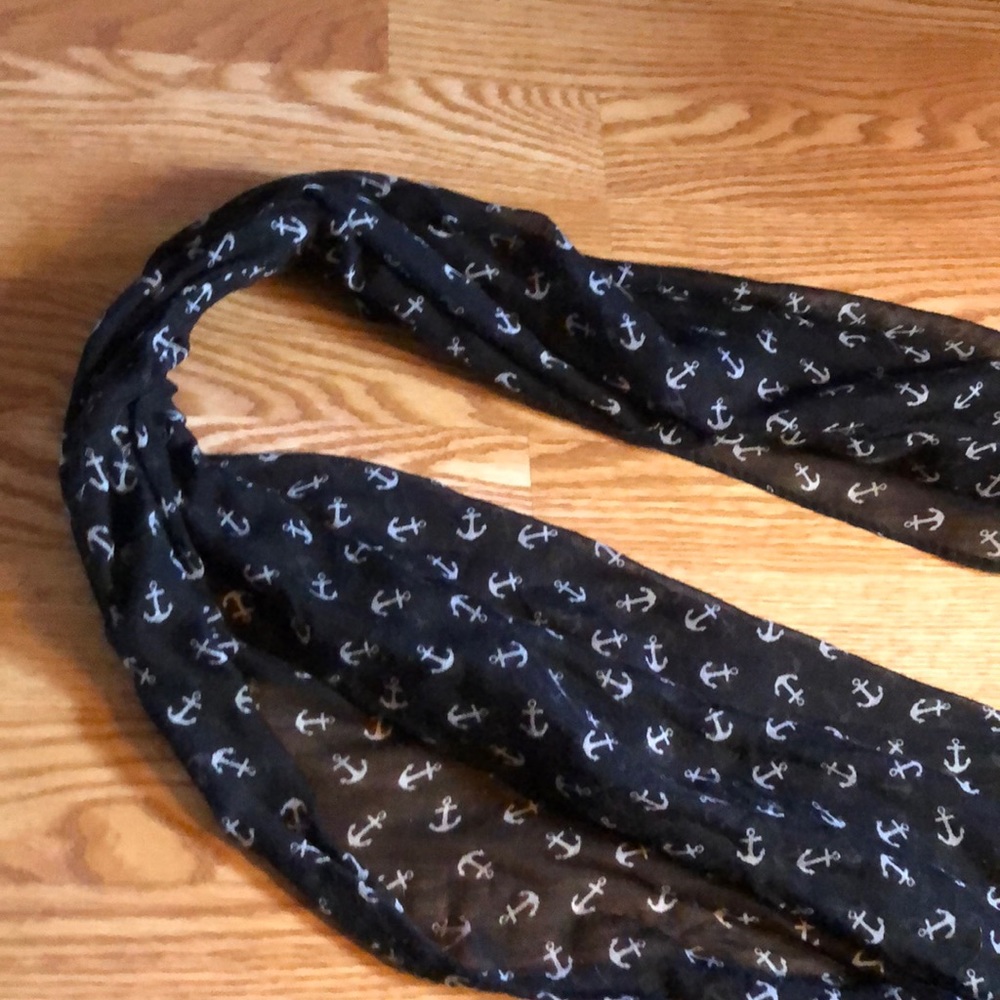 Black anchor scarf